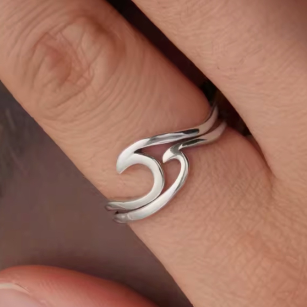 NWOT Sterling Silver 925 Ocean Wave Ring